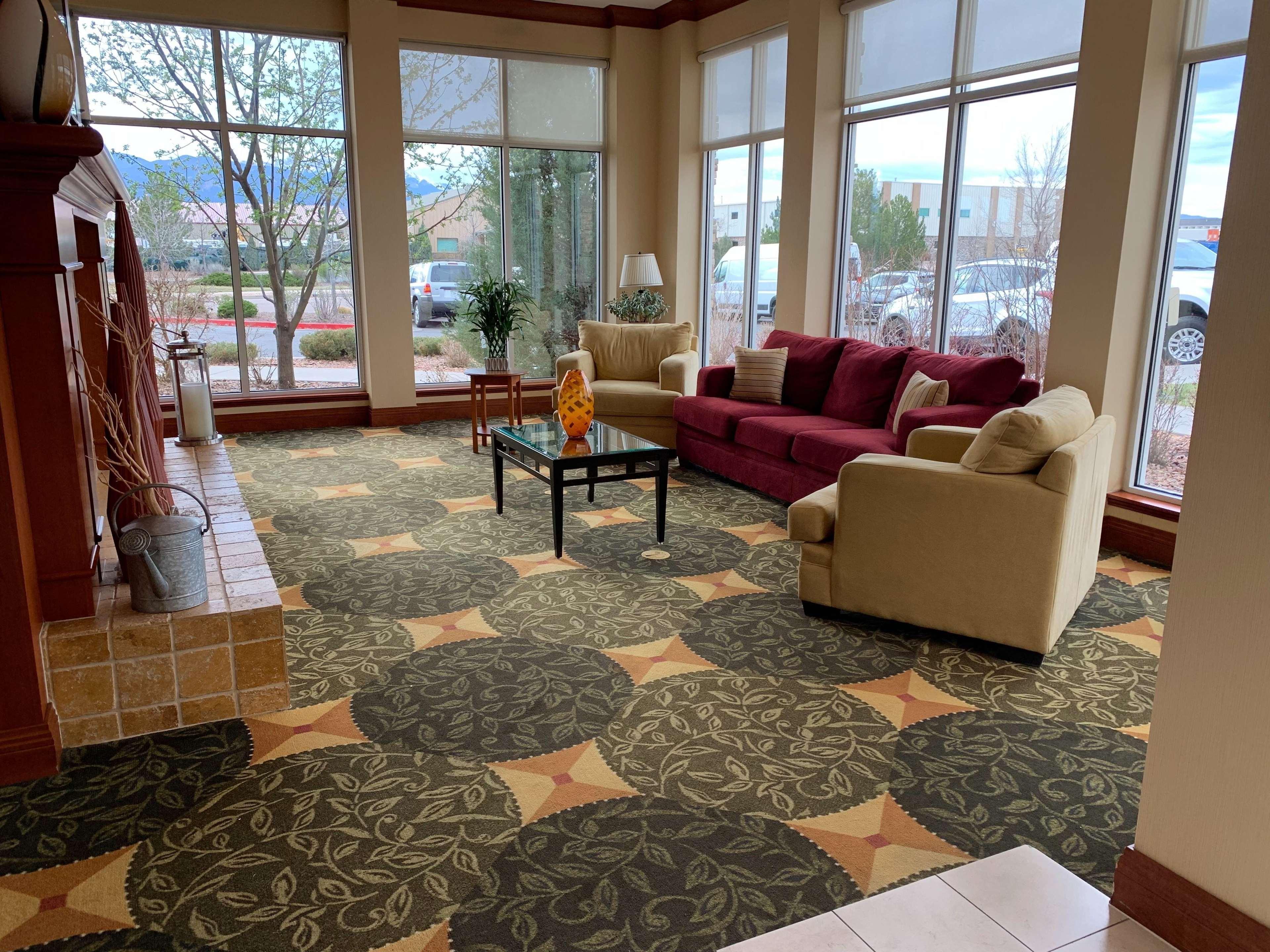 Hilton Garden Inn Colorado Springs Airport Exterior photo