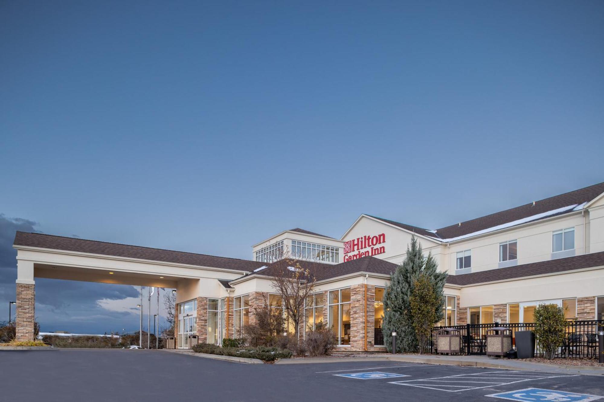 Hilton Garden Inn Colorado Springs Airport Exterior photo
